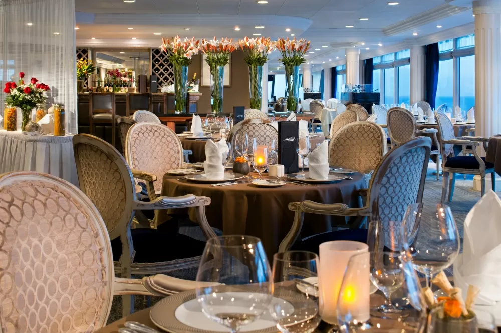 aqualina_azamara