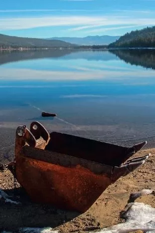 Sierra Nevada mäestikus asuv Donneri järv
